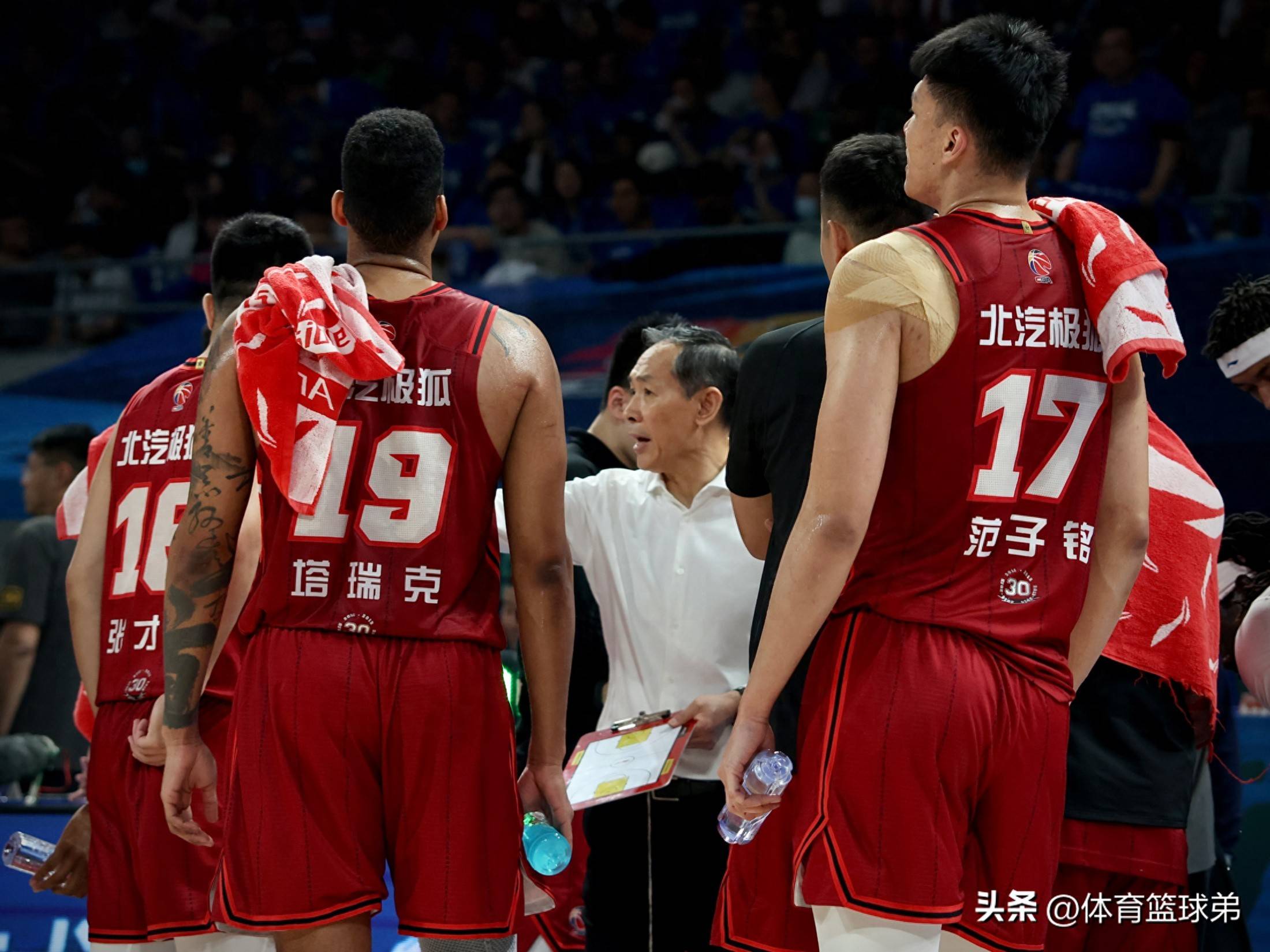 转折点！北京首钢回应争议，足总杯清晨攻防权衡，质疑声仍在，阵容厚度经受考验的简单介绍