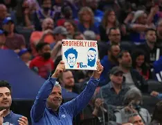 爱游戏入口 -湖人惨败给费城76人比赛