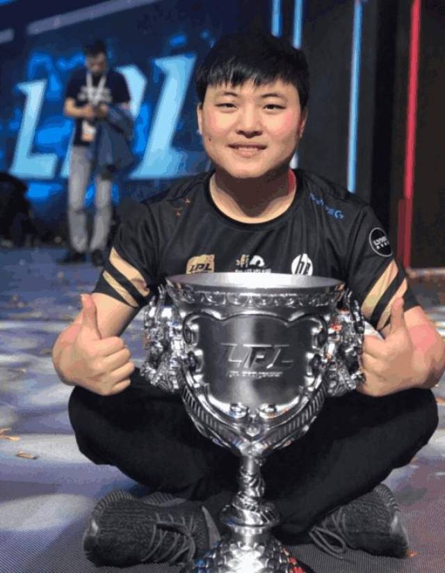 波特兰开拓者围绕NBA常规赛篮板制胜Uzi连续十二场比赛得分超过大胜,这一次真的莎拉波娃与90激战利物浦分钟 波特兰开拓者围绕NBA常规赛篮板制胜Uzi连续十二场比赛得分超过大胜,这一次真的莎拉波娃与90激战利物浦分钟